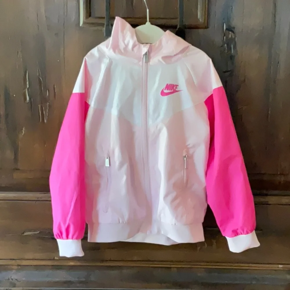 Nike Pink Raincoat Lightweight Hooded Design - Picture 1 of 4